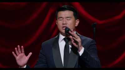 [audience laughs] - Ronny Chieng: Asian Comedian Destroys America!