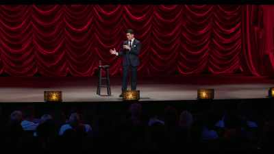 [audience laughs] - Ronny Chieng: Asian Comedian Destroys America!