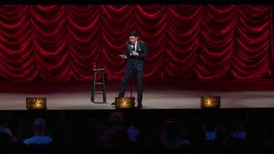 [audience laughs] - Ronny Chieng: Asian Comedian Destroys America!