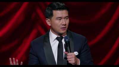 [audience laughs] - Ronny Chieng: Asian Comedian Destroys America!