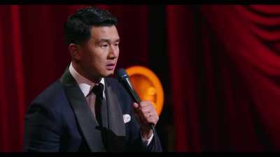 [audience laughs] - Ronny Chieng: Asian Comedian Destroys America!