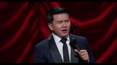 [audience laughs] - Ronny Chieng: Asian Comedian Destroys America!