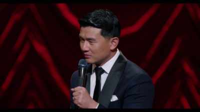 [audience laughs] - Ronny Chieng: Asian Comedian Destroys America!