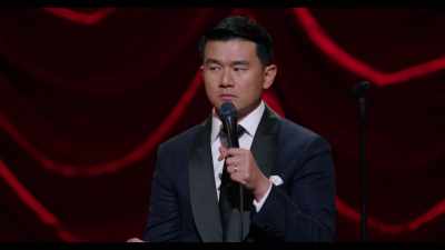 [audience laughs] - Ronny Chieng: Asian Comedian Destroys America!