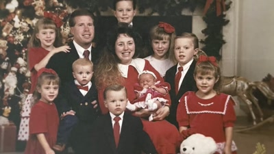 [audience laughs] - Shiny Happy People: Duggar Family Secrets
