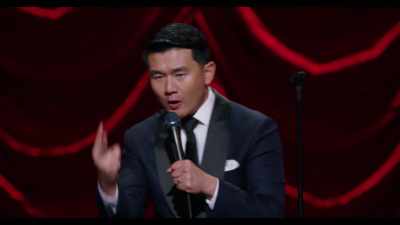 [audience laughs] - Ronny Chieng: Asian Comedian Destroys America!