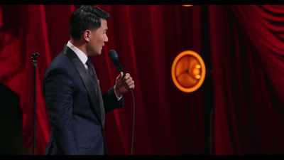 [audience laughs] - Ronny Chieng: Asian Comedian Destroys America!
