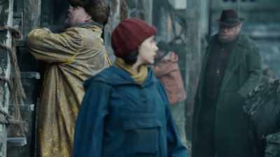 [audience laughs] - His Dark Materials