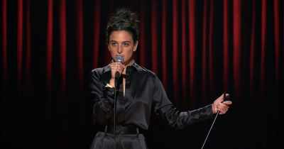 [audience laughs] - Jenny Slate: Stage Fright
