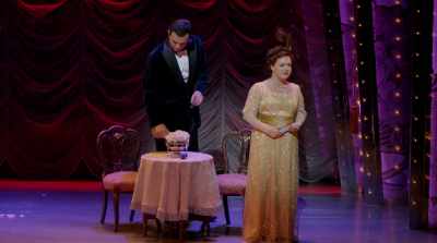 (AUDIENCE LAUGHS) - Funny Girl