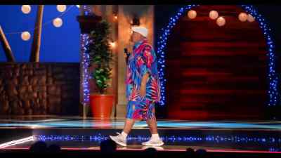 [audience laughs] - Gabriel Iglesias: Legend of Fluffy