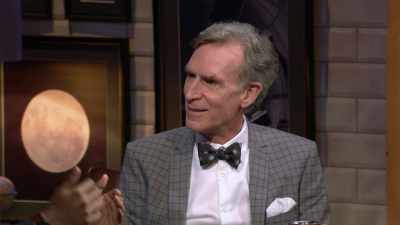[audience laughs] - Bill Nye Saves the World