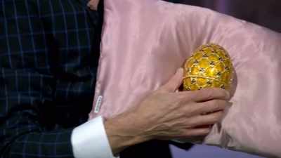 [audience laughs] - Bill Nye Saves the World