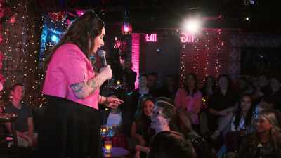 -[audience laughs]
-Um, so… - Liza Treyger: Night Owl