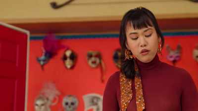 [audience member coughs] - Never Have I Ever