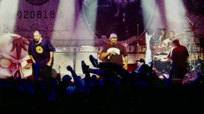 [audience clapping rhythmically] - Cypress Hill: Insane in the Brain