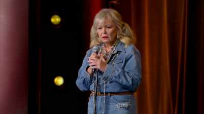 [audience shouting] - Roseanne Barr: Cancel This!