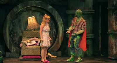 (audience snickering) - The Toxic Avenger: The Musical