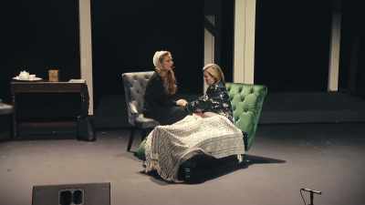 [audiencia riendo] - The Confession Musical