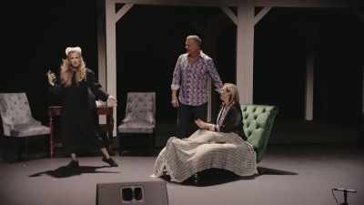 [audiencia riendo] - The Confession Musical