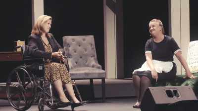 [audiencia riendo] - The Confession Musical