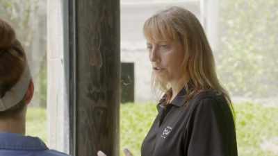 Audra: Do you think it's
voluntary regurgitation, - Secrets of the Zoo