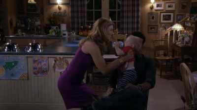 Aunt Becky is going
to tuck you into bed. Yes. - Fuller House