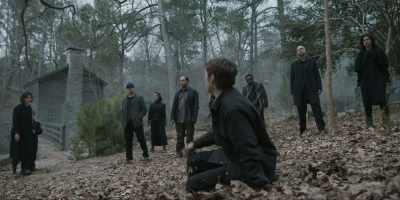 Aunt Nora, look at him.
He's confused. - Tales of the Walking Dead