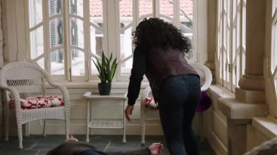 Auntie's headed your way. - NCIS: New Orleans