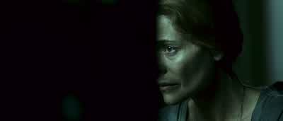 - Aurora, necesito que me digas lo que estás viendo. - The Orphanage