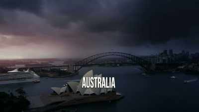 Australia's east coast is full valmiustilassa- - - Sharknado 5: Global Swarming