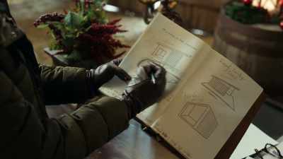 Ava: A design that really,
you know, - A Royal Christmas Crush