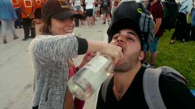 AVA: You can party like
an Instagram model - Fyre Fraud