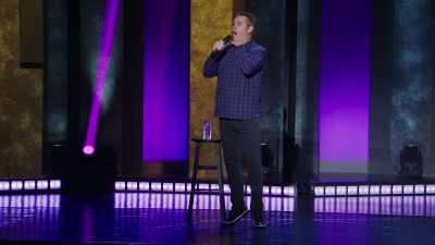 "Avem prea mulţi bocanci pe teren!" - Brian Regan: Nunchucks and Flamethrowers