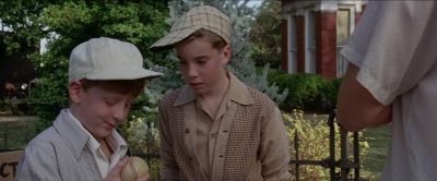 Avoid the clap - A League of Their Own