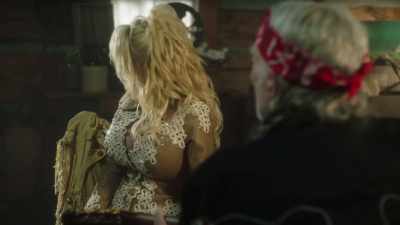 - Aw.
- Hi, Gigi. - Dolly Parton's Mountain Magic Christmas