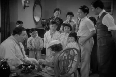 Aw Pop don't let 'em close down the circus - Charlie Chan at the Circus