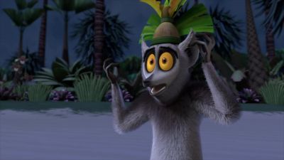 Aw, snap. They're stealing the boat. - All Hail King Julien