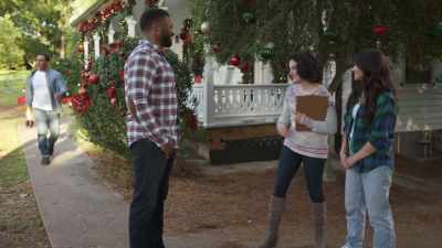-Aw, thanks, babe.
-Of course. - A Christmas Open House