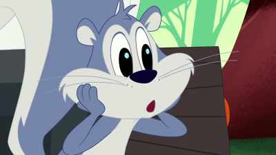 Aw, the little kangaroo
loves my old blocks. - Bugs Bunny Builders