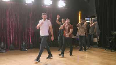 Aw, yeah!
Get in here. Okay. - The Real Full Monty