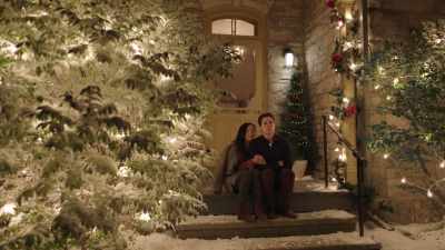 Aww! Hugo, hugo, hugo. - The Christmas Setup