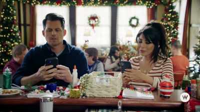 Aww. They're at Le Souk. - We Wish You a Married Christmas