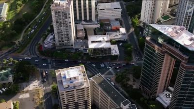 (horns honk) - Hawaii Five-0
