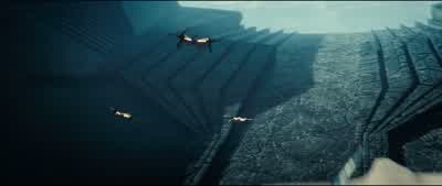 Command, the queen's ship is too heavily defended. - Independence Day: Resurgence