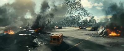 What the hell is she doing? - Independence Day: Resurgence