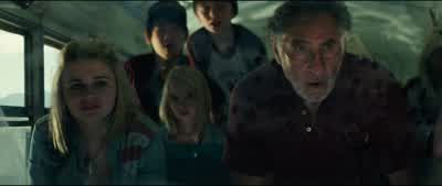 What are you doing? - Independence Day: Resurgence