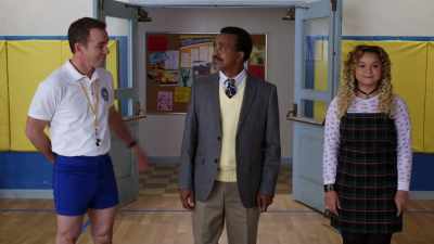 * Ba-da dum, diddle dum,
diddle dum,
diddle da, da, da * - Schooled