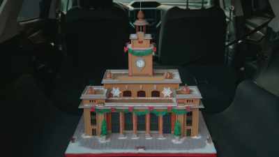 ♪ Ba-ra-da da-ra da-da dub-da - A Gingerbread Christmas