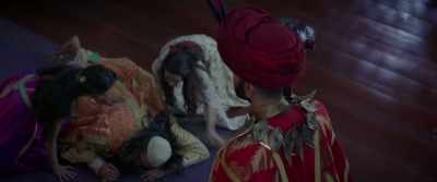Baba!
Baba, are you all right? - Aladdin